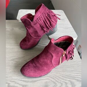 Women’s Fringe Ankle Boots - Burgundy
